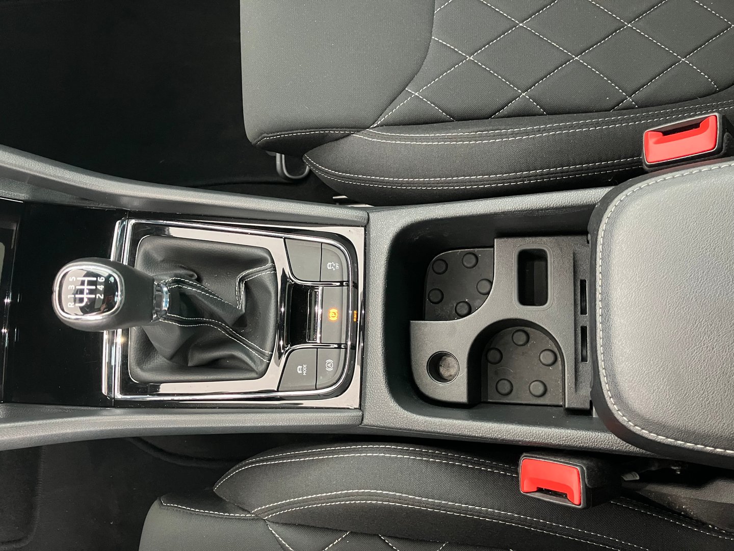 Škoda KAROQ SPORTLINE TDI | Bild 13 von 18