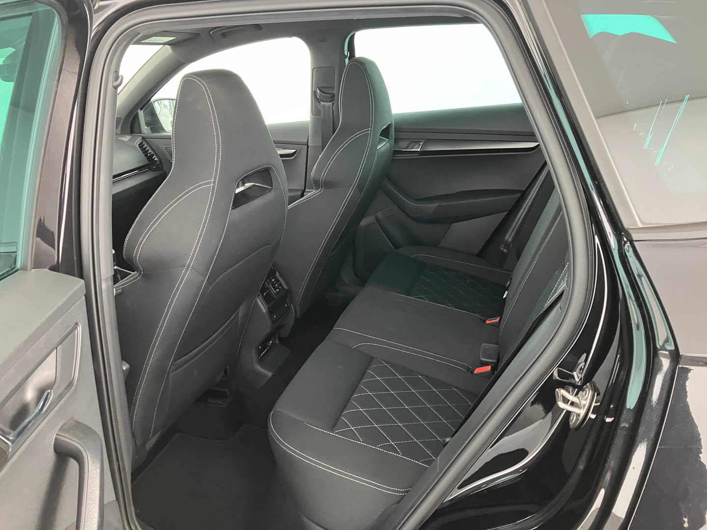 Škoda KAROQ SPORTLINE TDI | Bild 14 von 18