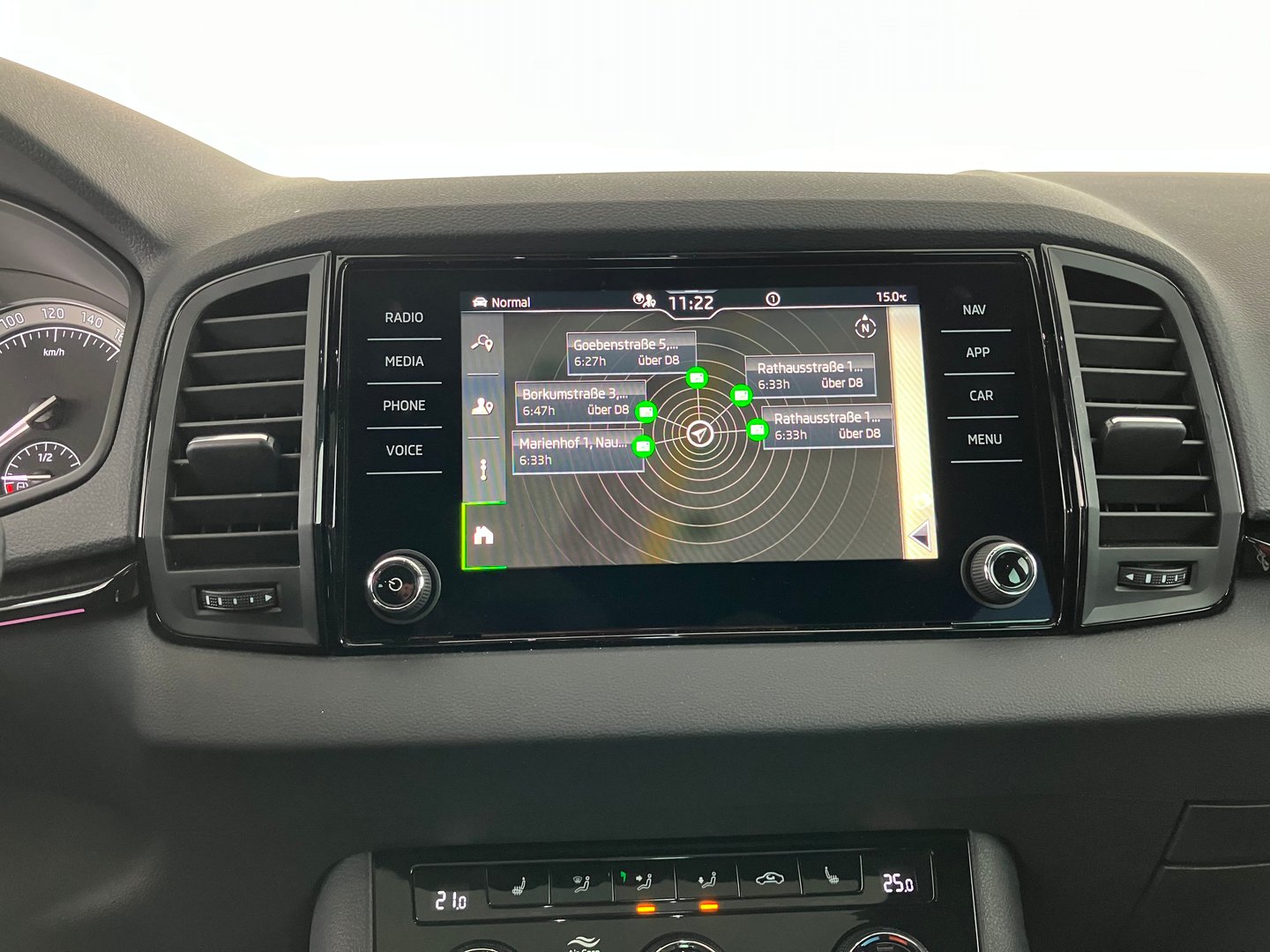 Škoda KAROQ SPORTLINE TDI | Bild 8 von 18