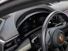 Porsche Macan 4S in OAKGRÜNMETALLIC NEO