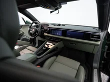 Porsche Macan 4S in OAKGRÜNMETALLIC NEO