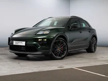 Porsche Macan 4S in OAKGRÜNMETALLIC NEO