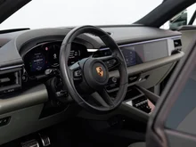 Porsche Macan 4S in OAKGRÜNMETALLIC NEO