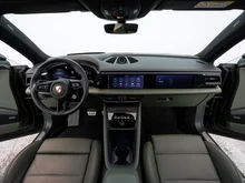 Porsche Macan 4S in OAKGRÜNMETALLIC NEO