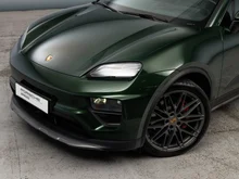 Porsche Macan 4S in OAKGRÜNMETALLIC NEO