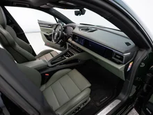 Porsche Macan 4S in OAKGRÜNMETALLIC NEO