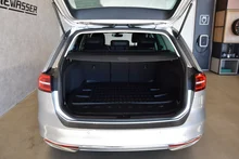 VW Passat Variant Highline TDI in K5 Tungsten Silver Metallic