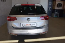 VW Passat Variant Highline TDI in K5 Tungsten Silver Metallic