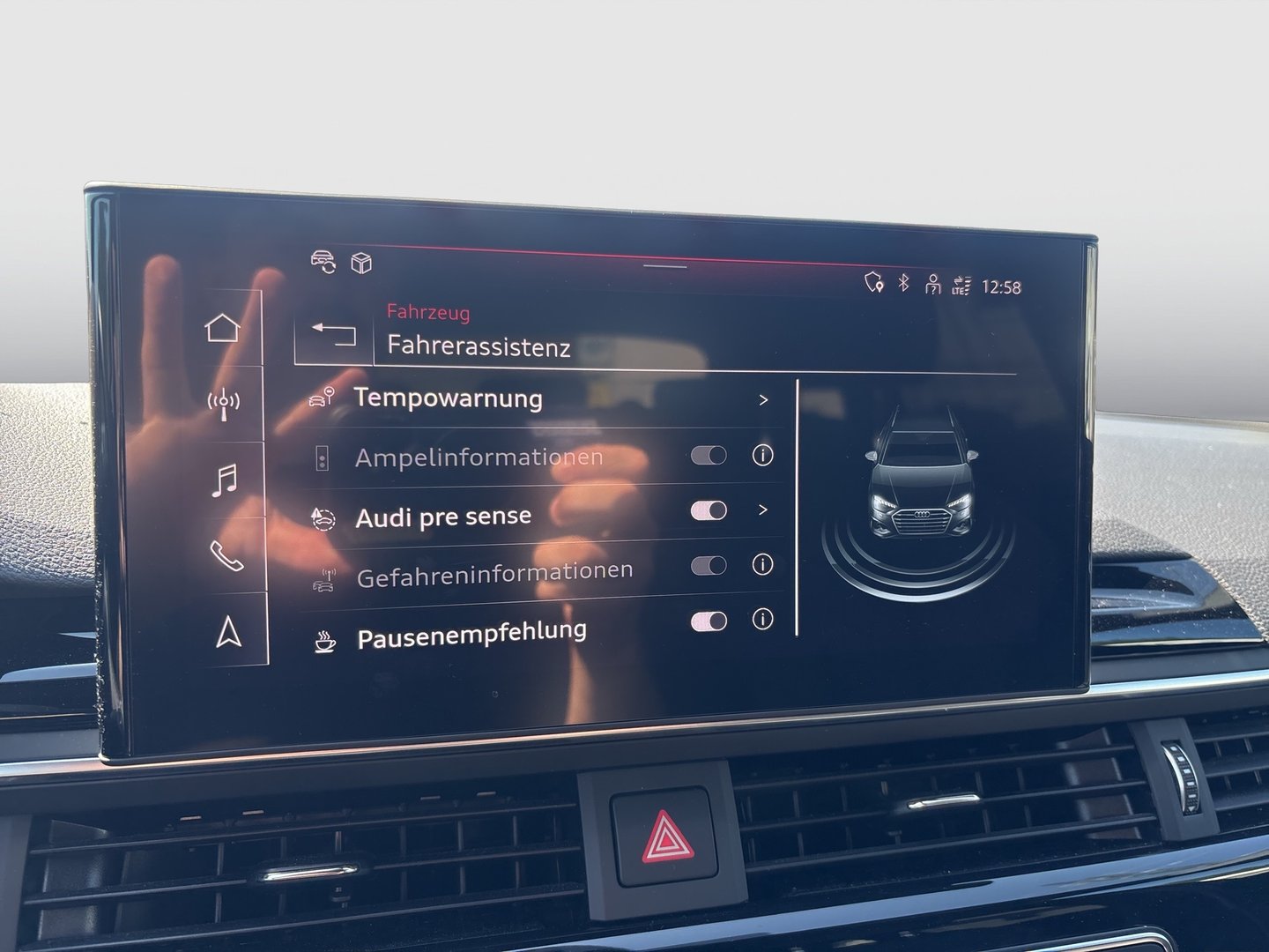 Audi A4 Avant 40 TDI quattro S line | Bild 14 von 20