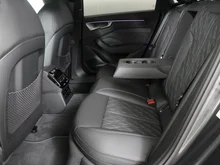 Audi A6 Avant e-hybrid quattro 270 kW in Daytonagrau Perleffekt