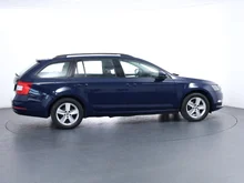 Škoda Octavia Combi 4x4 Ambition TDI DSG in Pacific-Blau