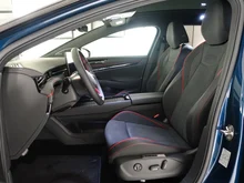 VW ID.7 Tourer GTX 4MOTION 250kW Business in Aquamarinblau Dach Schwarz