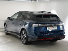 VW ID.7 Tourer GTX 4MOTION 250kW Business in Aquamarinblau Dach Schwarz