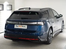 VW ID.7 Tourer GTX 4MOTION 250kW Business in Aquamarinblau Dach Schwarz