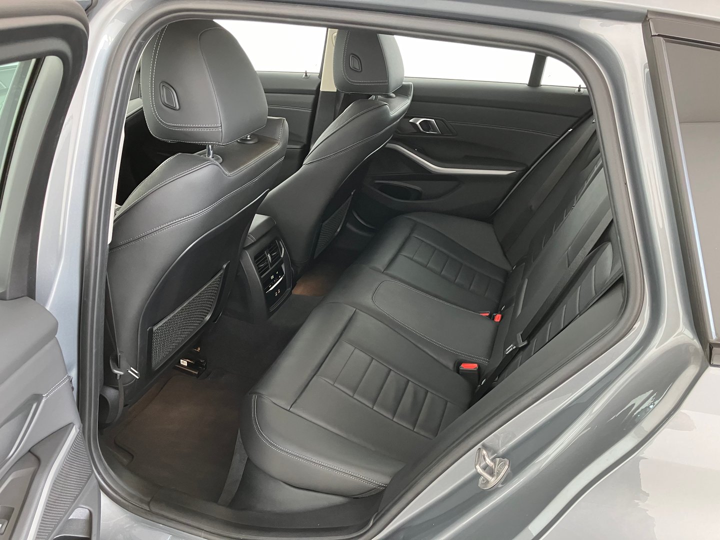 BMW 316d 48 V Touring Aut. | Bild 12 von 16