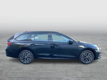 Škoda Octavia Combi Selection TSI mHEV DSG in Black-Magic Perleffekt