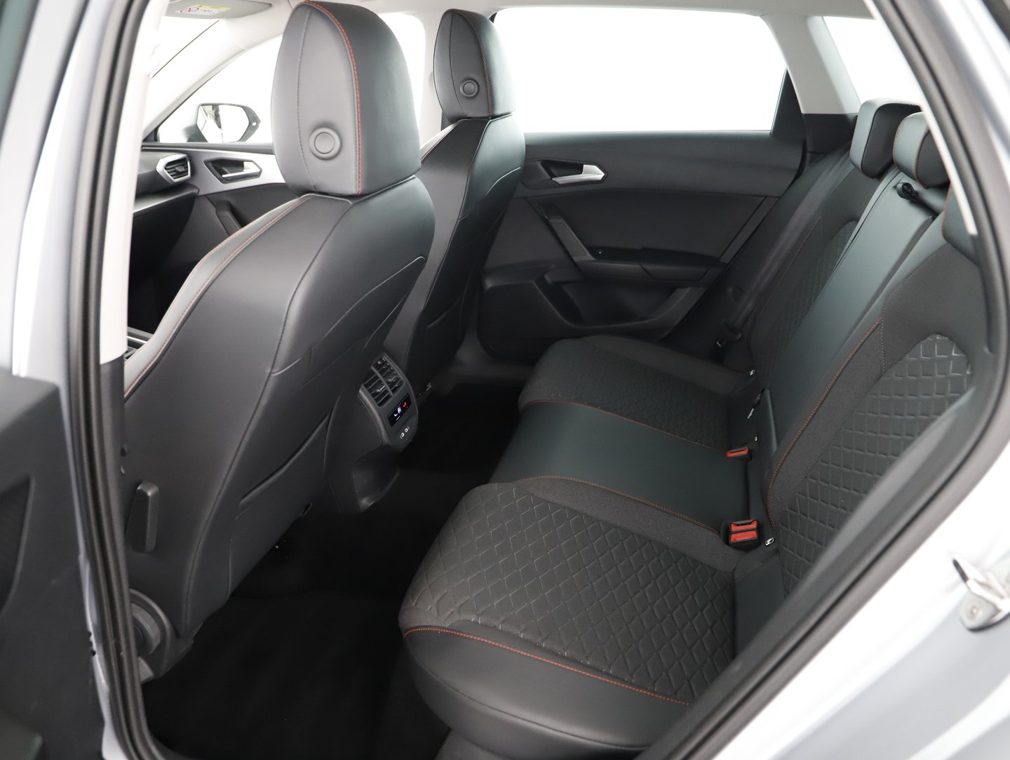 SEAT Leon SP Kombi FR 2.0 TDI DSG | Bild 11 von 16