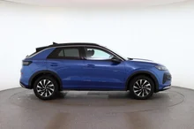 VW T-Roc Life eTSI DSG in Celestial Blue Dach Black Uni