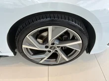 Audi A3 Sportback 35 TDI S line exterieur in gletscherweiß metallic