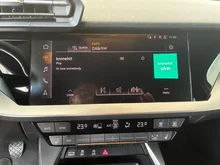Audi A3 Sportback 35 TDI S line exterieur in gletscherweiß metallic