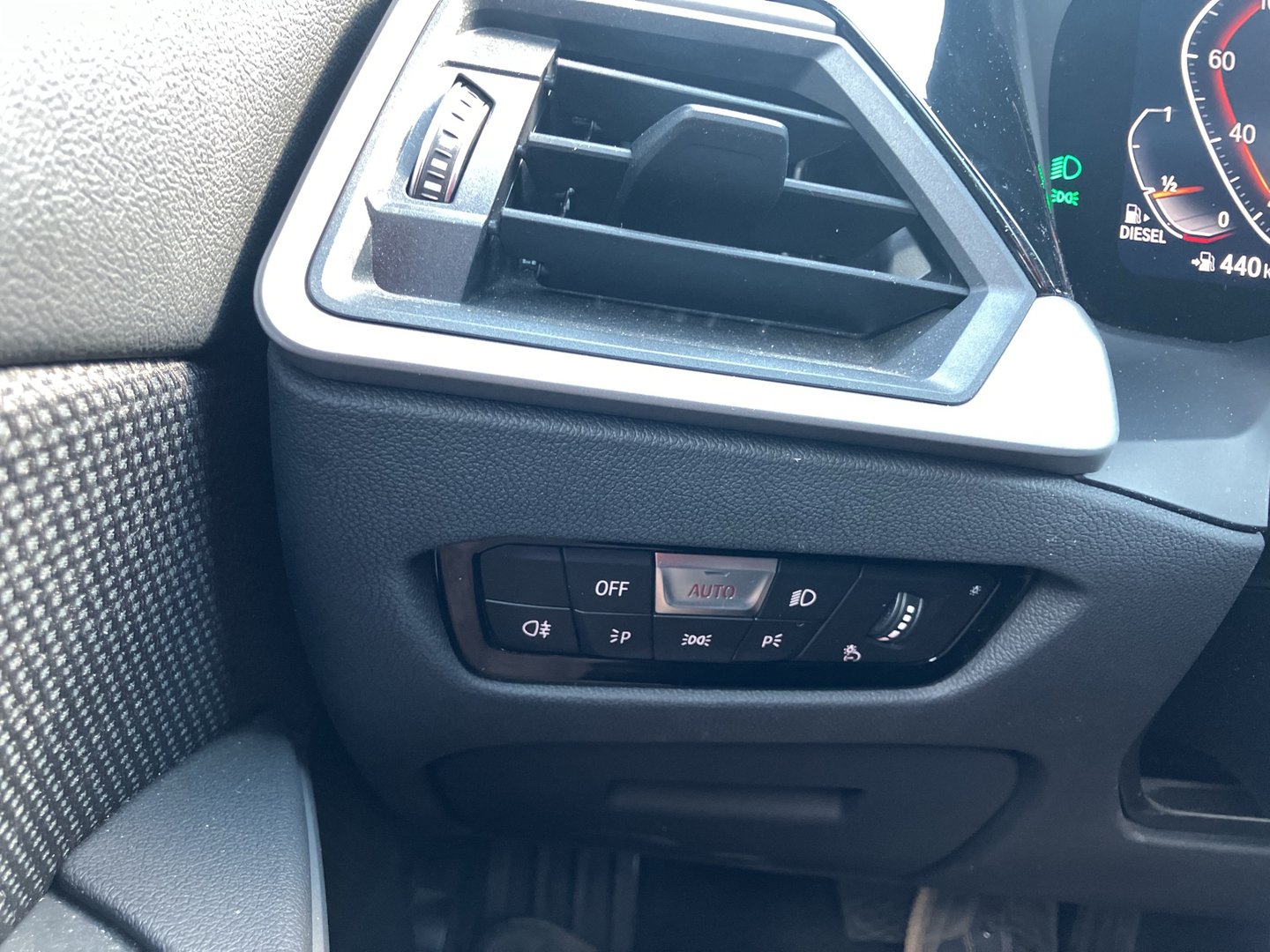 BMW 318d 48 V Touring Aut. | Bild 14 von 27