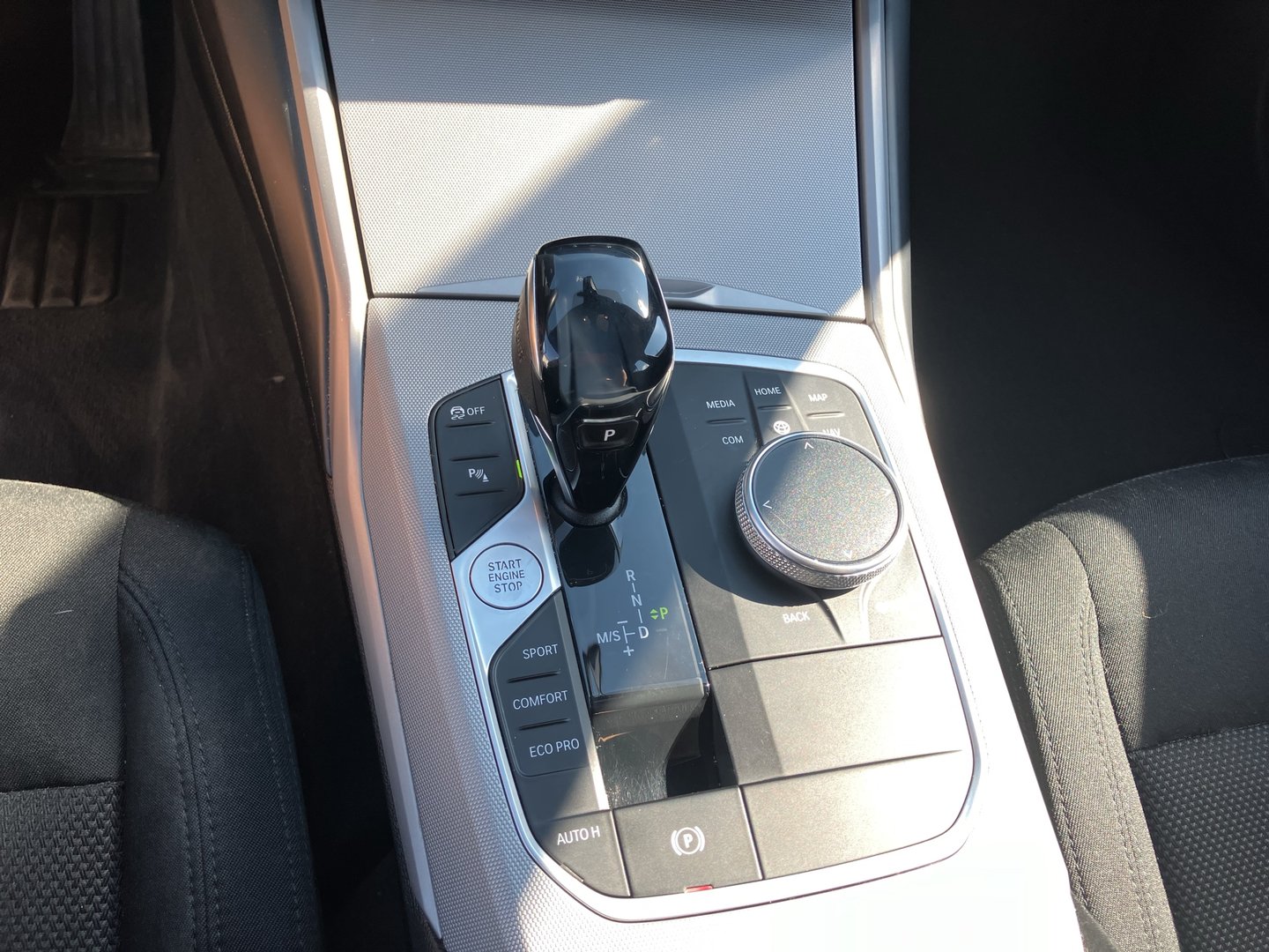 BMW 318d 48 V Touring Aut. | Bild 20 von 27