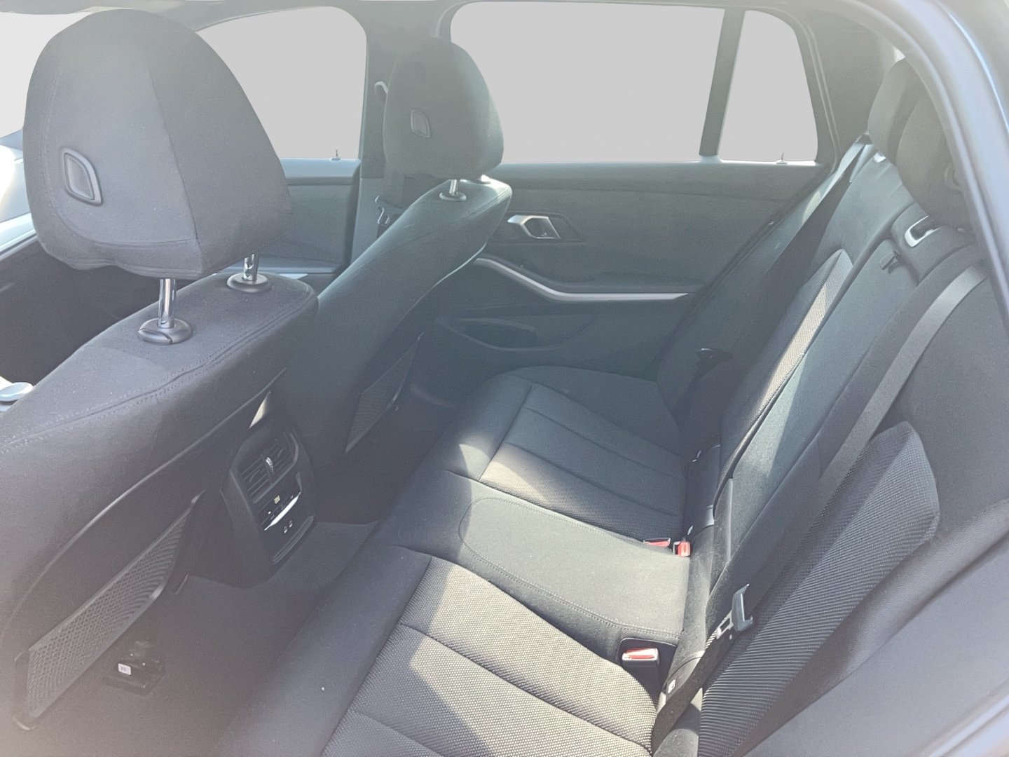 BMW 318d 48 V Touring Aut. | Bild 22 von 27
