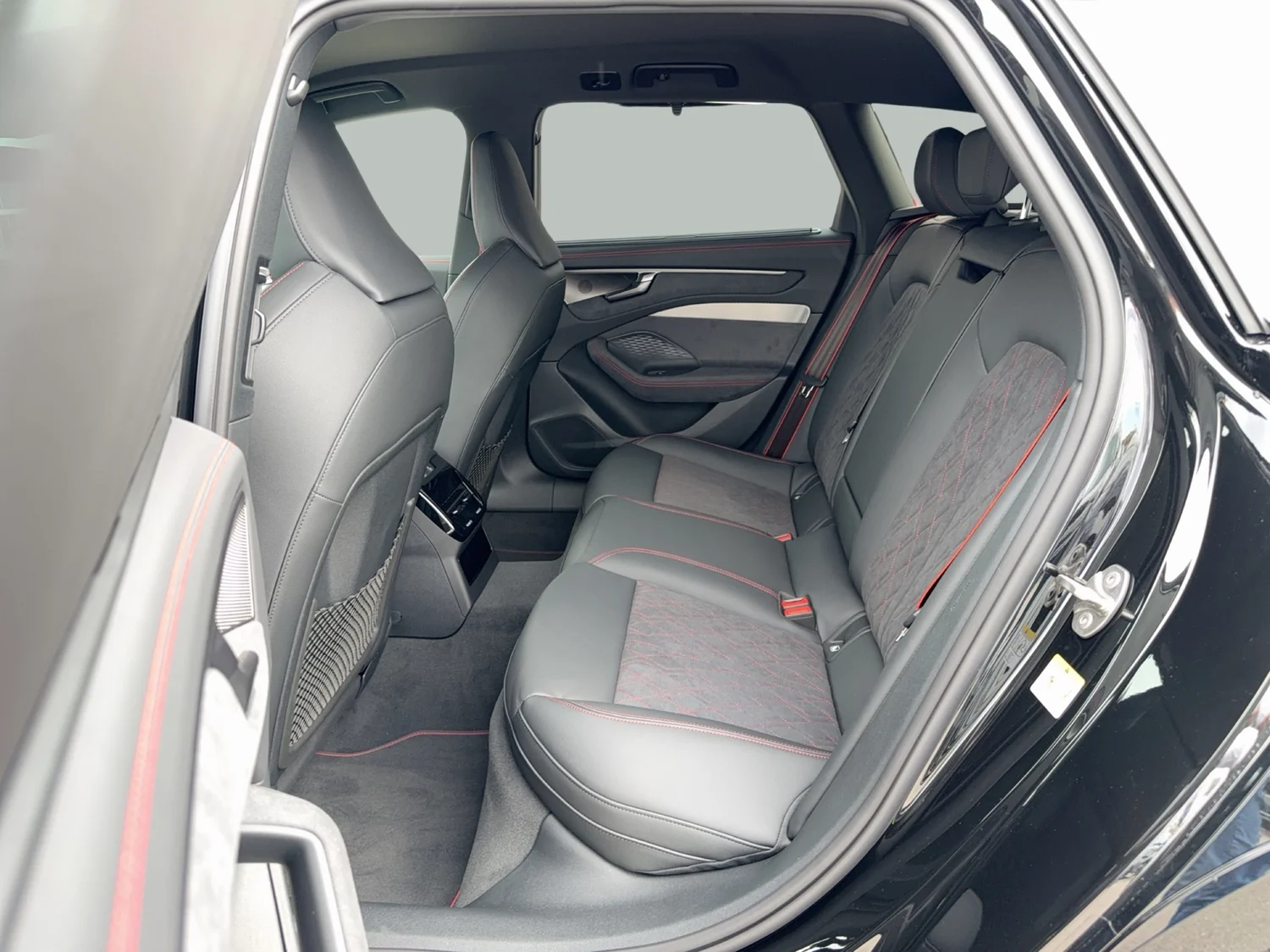 Bild eines Audi A6 allroad e-hybrid quattro 270 kW