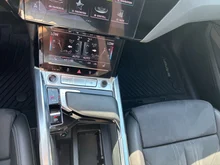 Audi Q8 55 e-tron quattro business in Magnetgrau