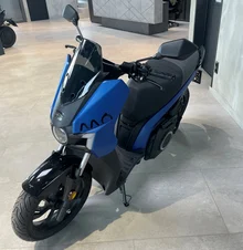 Thumbnail-Foto von Fahrzeug