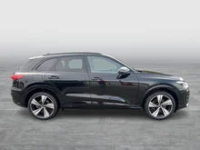 Audi Q5 SUV TDI quattro 150 kW in Mythosschwarz Metallic