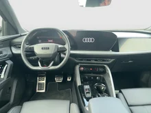 Audi Q5 SUV TDI quattro 150 kW in Mythosschwarz Metallic