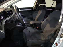 VW Golf Life TDI 4MOTION DSG in Pure White