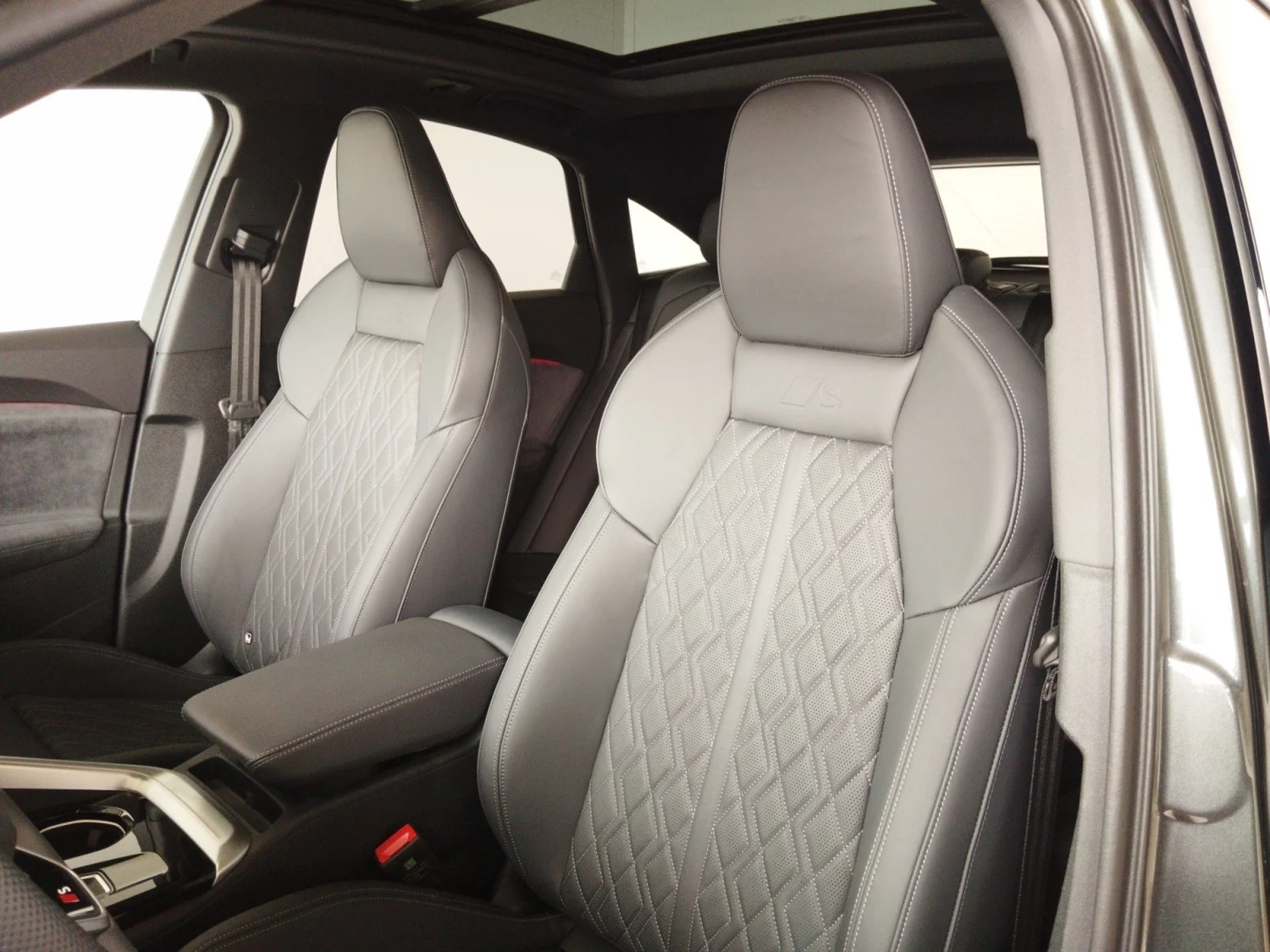 Bild eines Audi Q5 Sportback e-hybrid quattro 270 KW