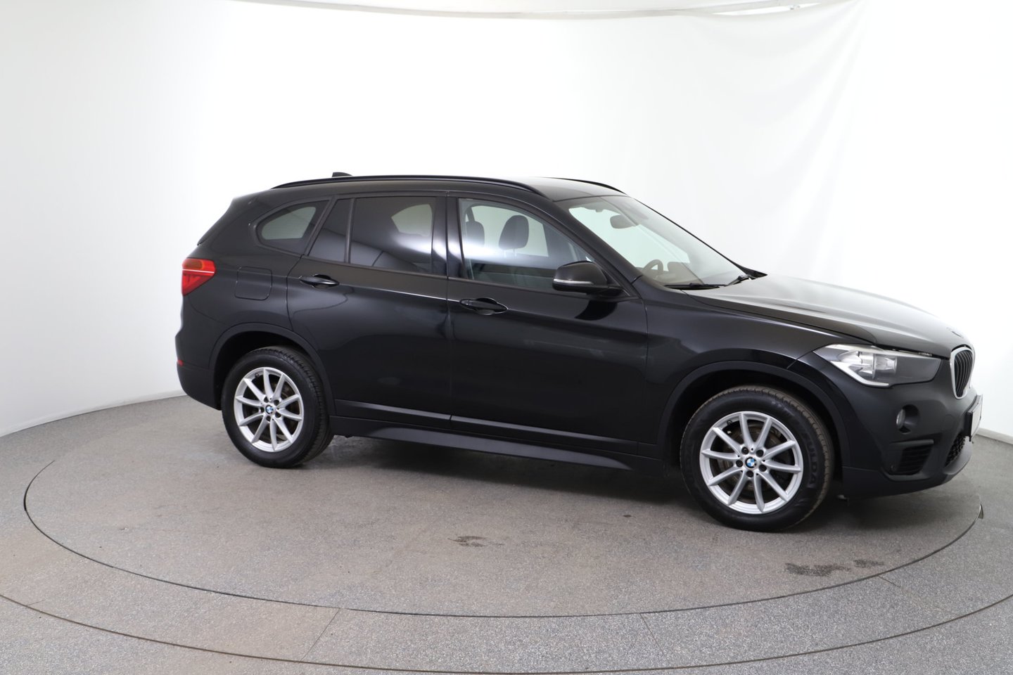 BMW X1 sDrive16d Sport Line | Bild 7 von 27