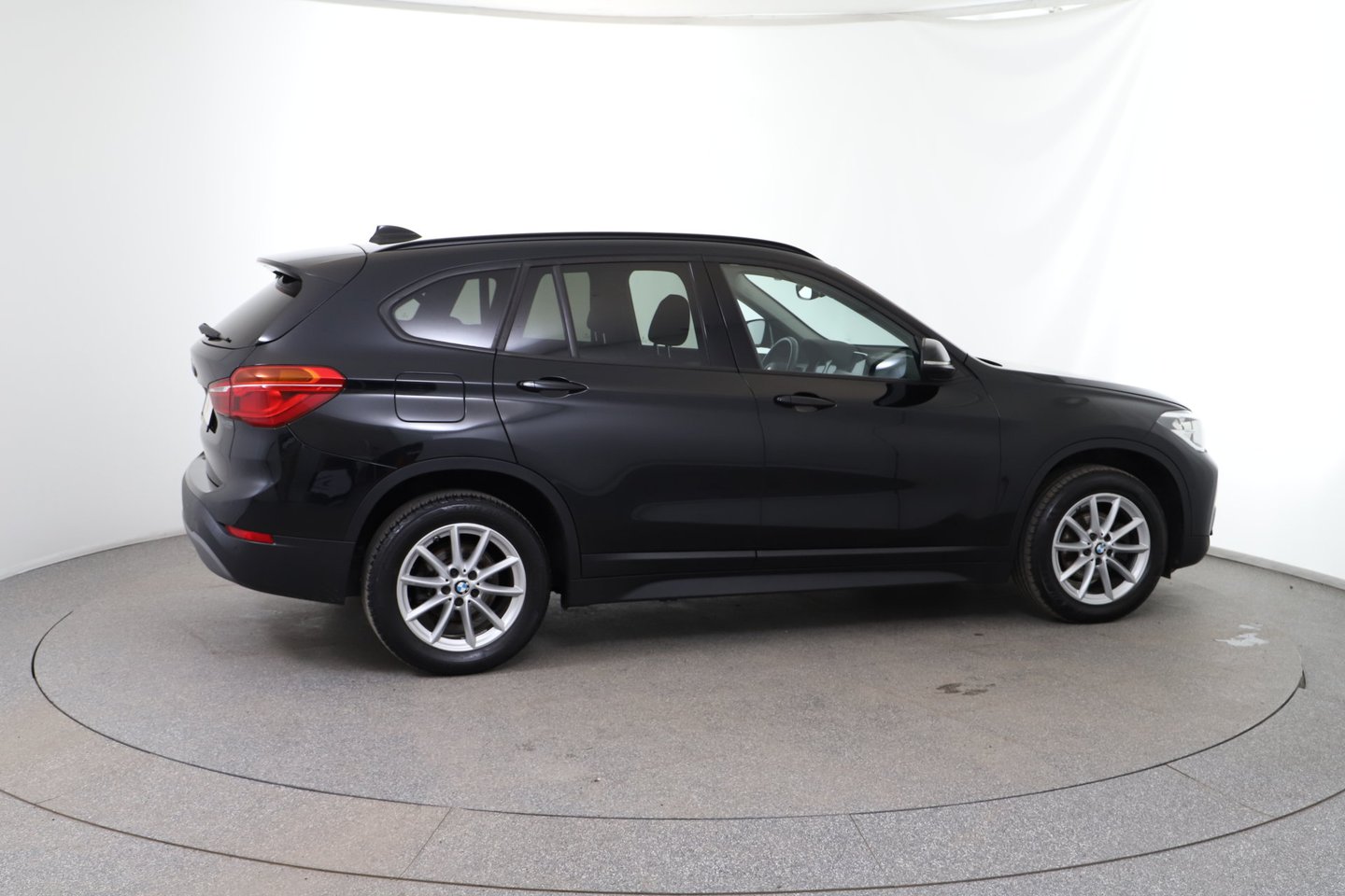 BMW X1 sDrive16d Sport Line | Bild 6 von 27