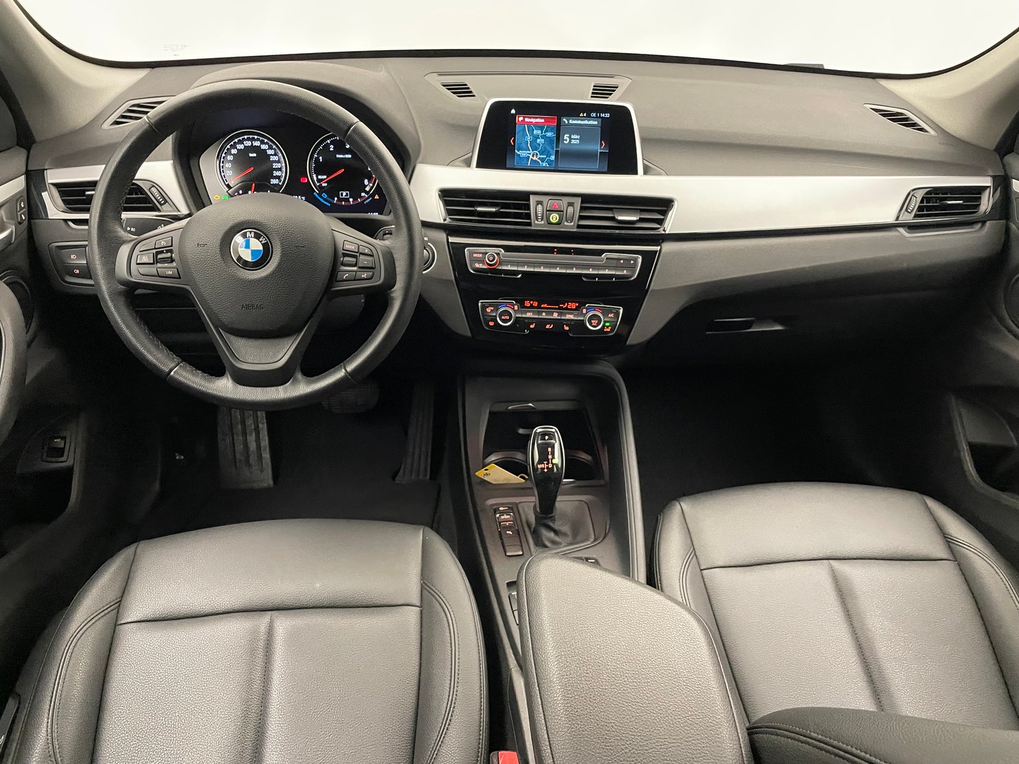 BMW X1 sDrive16d Sport Line | Bild 11 von 27