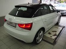 Audi A1 Sportback 1.2 TFSI Ambition in gletscherweiß metallic