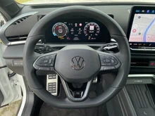 VW T-Roc R-Line eTSI DSG in Pure White Dach Black Uni