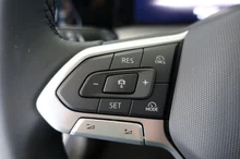 VW Golf Variant Business TDI in Delfingrau Metallic