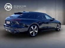 Audi A6 Avant e-hybrid quattro 220 kW in Mythosschwarz Metallic