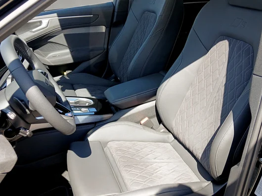 Bild eines Audi A6 Avant e-hybrid quattro 220 kW