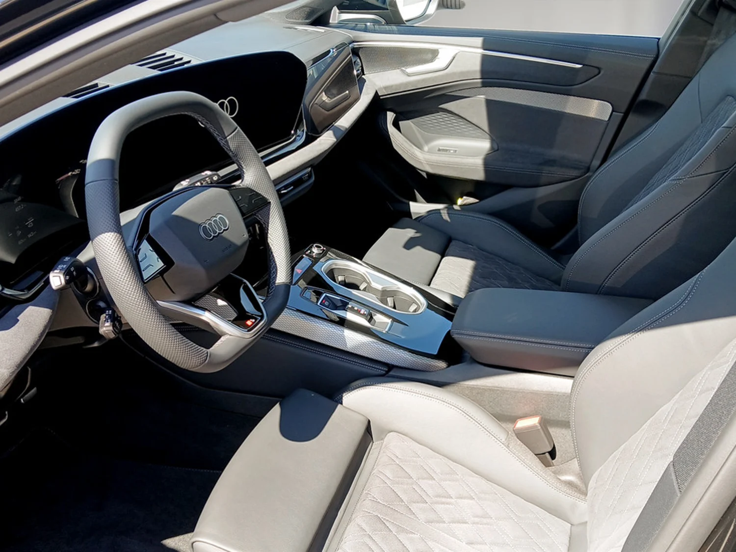Bild eines Audi A6 Avant e-hybrid quattro 220 kW