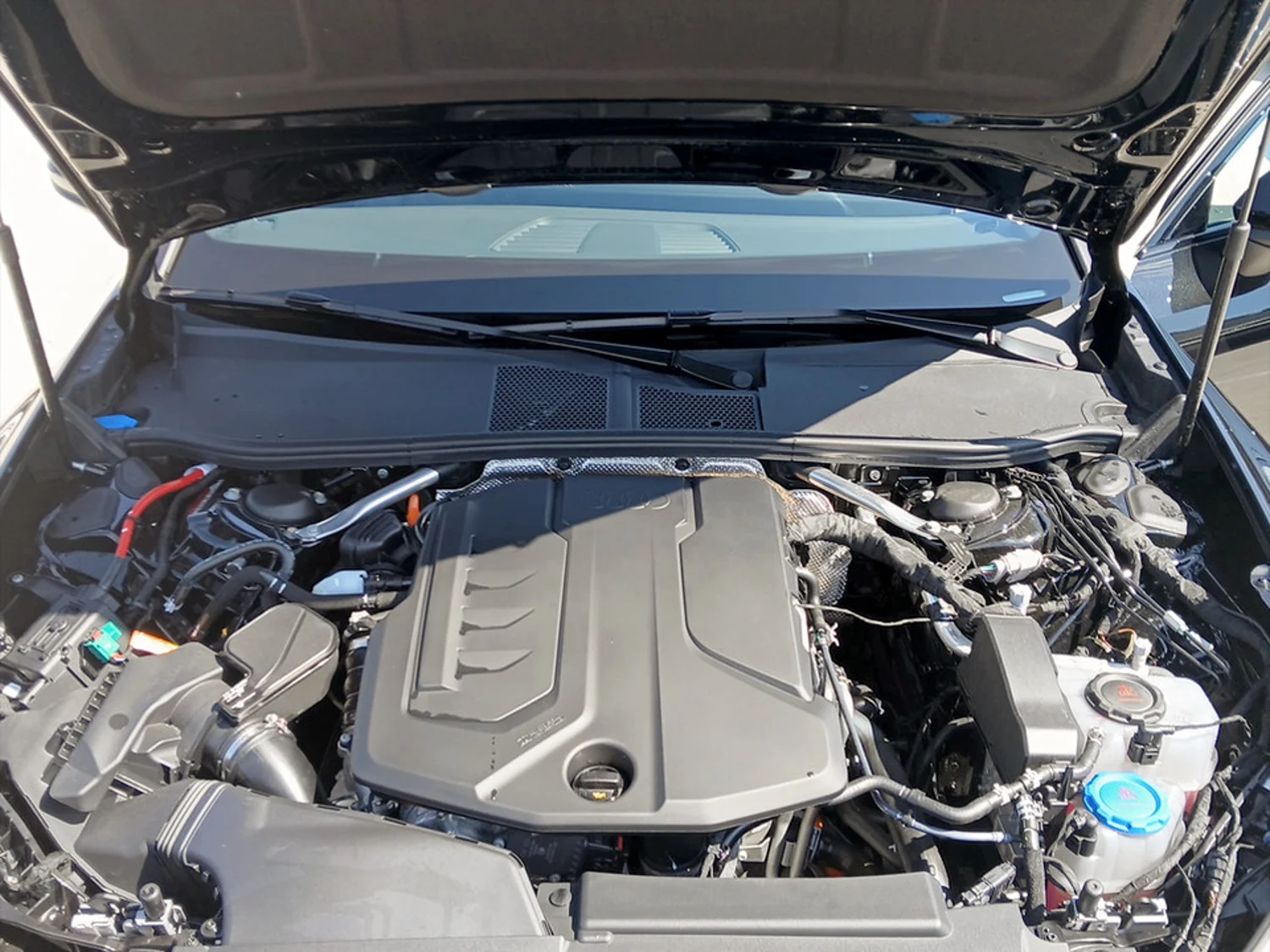 Bild eines Audi A6 Avant e-hybrid quattro 220 kW