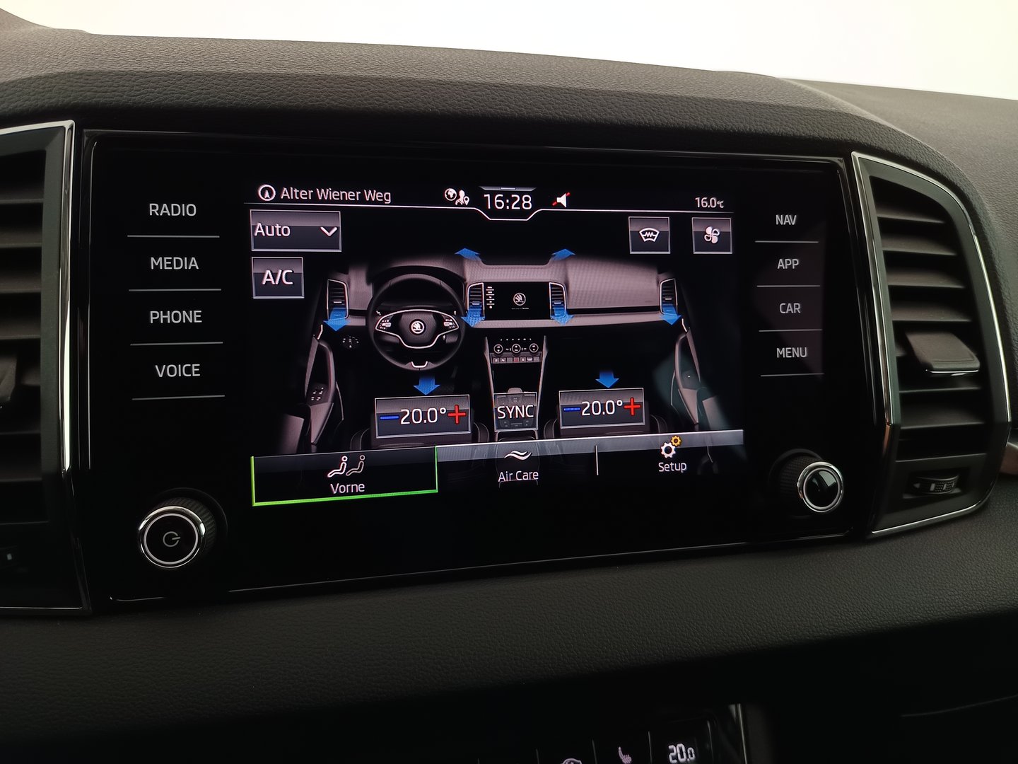 Škoda KAROQ Ambition SC TDI DSG | Bild 21 von 32