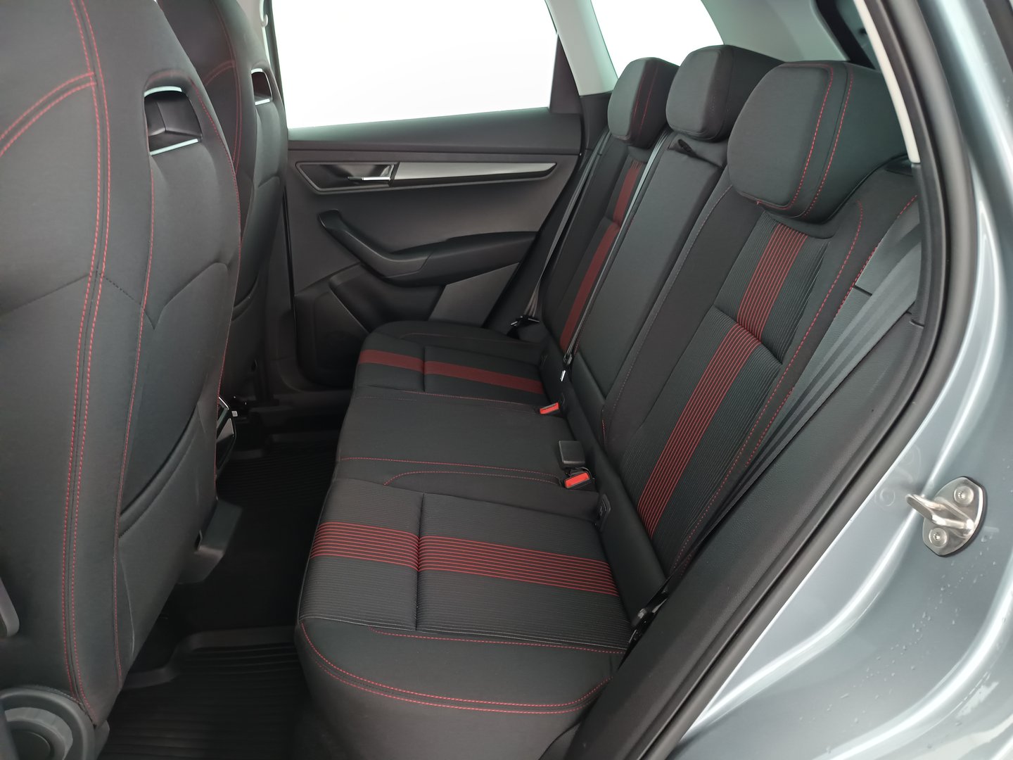 Škoda KAROQ Ambition SC TDI DSG | Bild 29 von 32