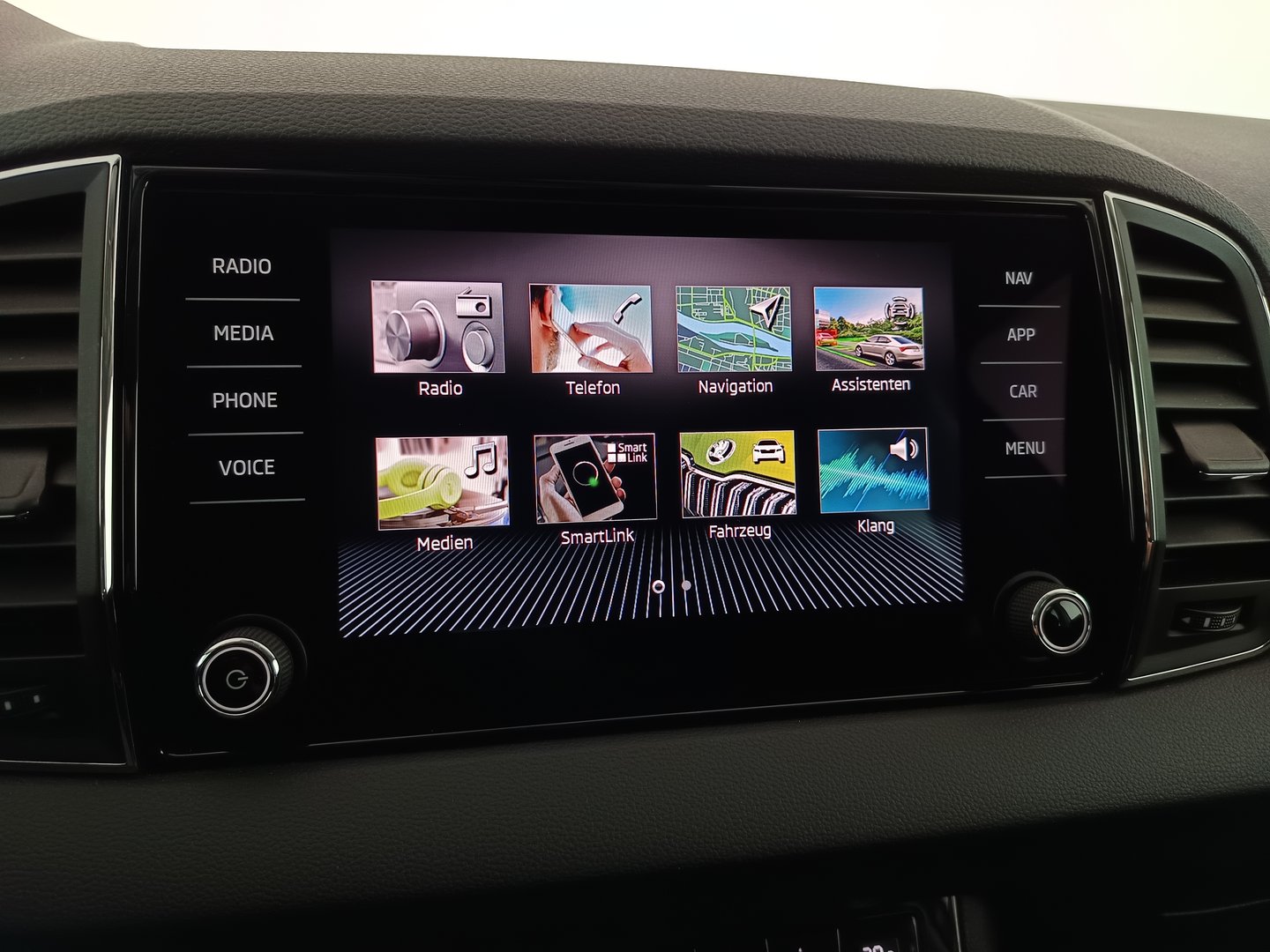 Škoda KAROQ Ambition SC TDI DSG | Bild 19 von 32
