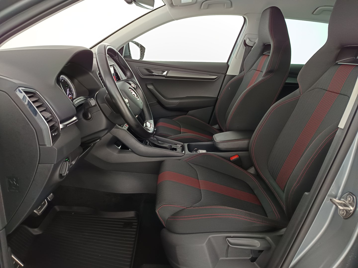 Škoda KAROQ Ambition SC TDI DSG | Bild 13 von 32