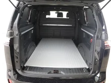 VW ID Buzz ID. Buzz Cargo Pro 4MOTION 250 kW in Grenadillschwarz