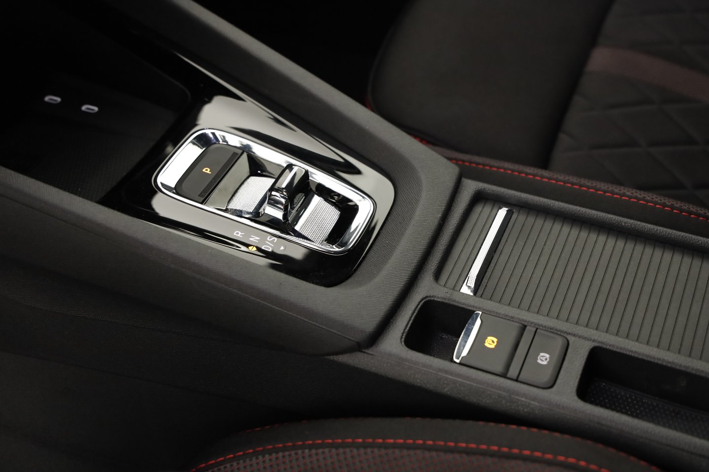 Škoda OCTAVIA Combi RS iV 245 DSG | Bild 8 von 23